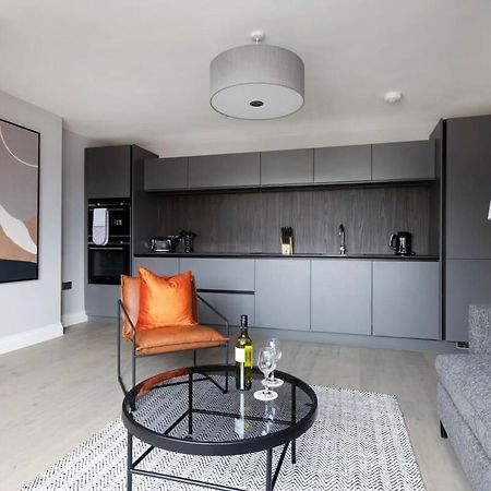 Dragon Suites - City Centre Castle View 1 Bed Apartment エディンバラ エクステリア 写真